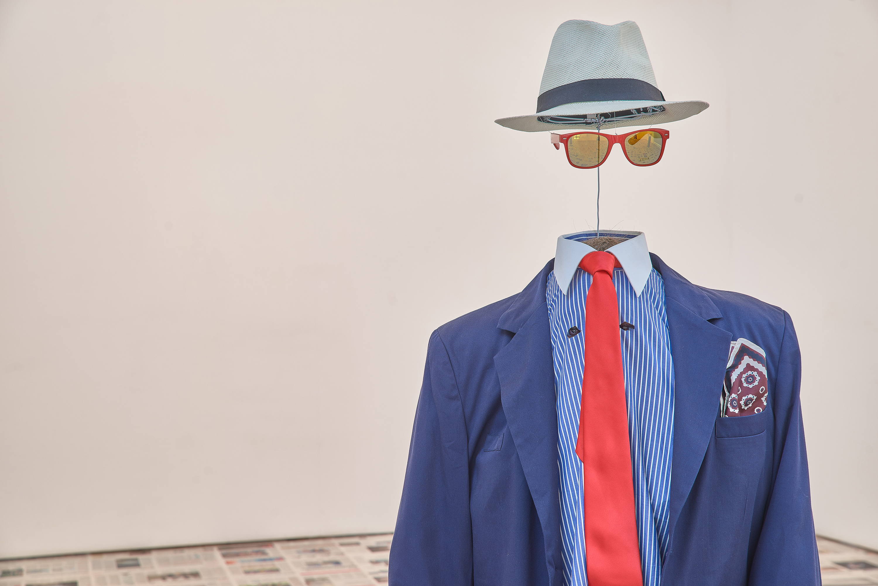 Alias, pseudonym, assumed name: fictional artists at M