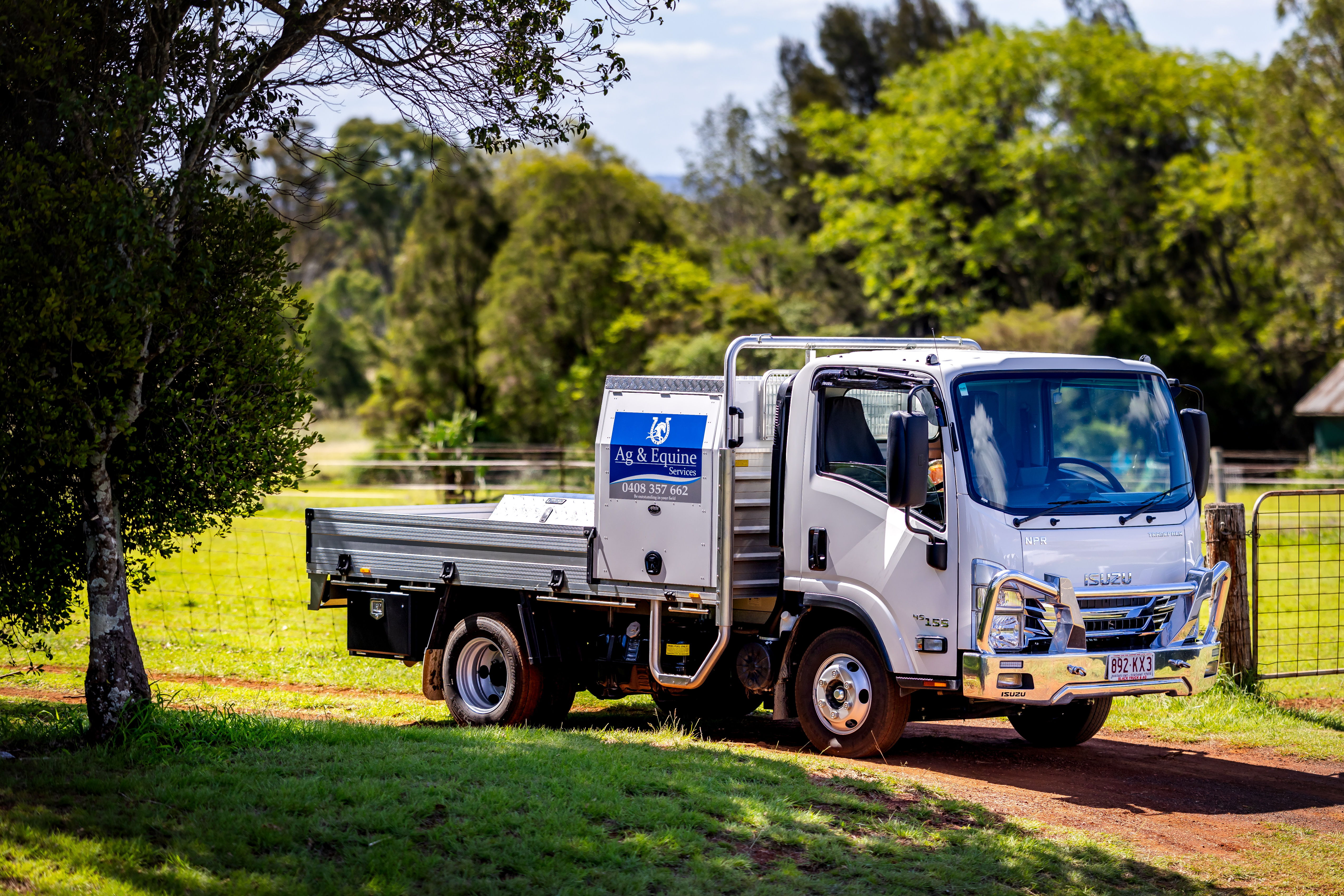 The NPR Tradepack's 1,630 kg payload and substantial towing capacity of up to 4,500 kg delivers for Ag & Equine Services