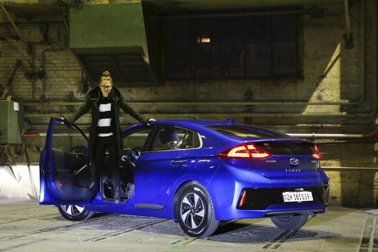 Stefanie Heinzmann / Hyundai IONIQ Hybrid