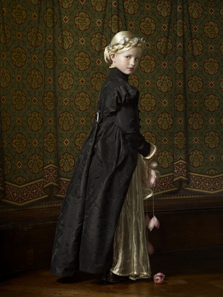 Erwin Olaf, Exquisite Corpses, Noble dame Jehanne, fille de feu Monseigneur Lamoral d’Egmont, 2012, collection Château de Gaasbeek