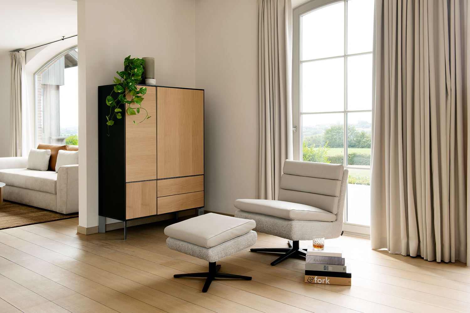 Positano - fauteuil lounge à partir de 825 €, repose-pieds à partir de 470 €