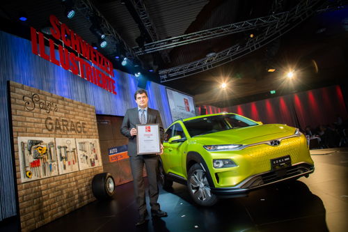 Hyundai KONA electric & Veljko Belamaric (Country Manager, Hyundai Suisse)