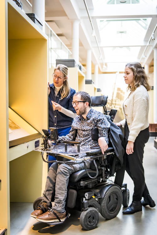 Vlnr: Karen Moeskops (directeur RSL), Simon Verbruggen, Ilse Van Steenlandt (stad Antwerpen) © Frederik Beyens