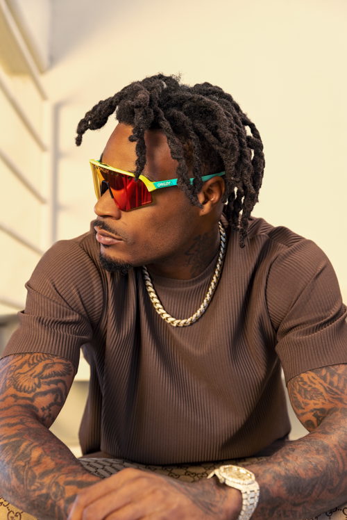 OAKLEY - DERWIN JAMES SUTRO LITE SWEEP CAMPAIGN IMAGE (1)