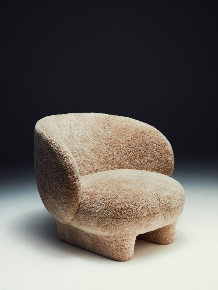 Moro Sheepskin Armchair Designed by Sebastian Herkner, €9,344.63, www.1stdibs.de