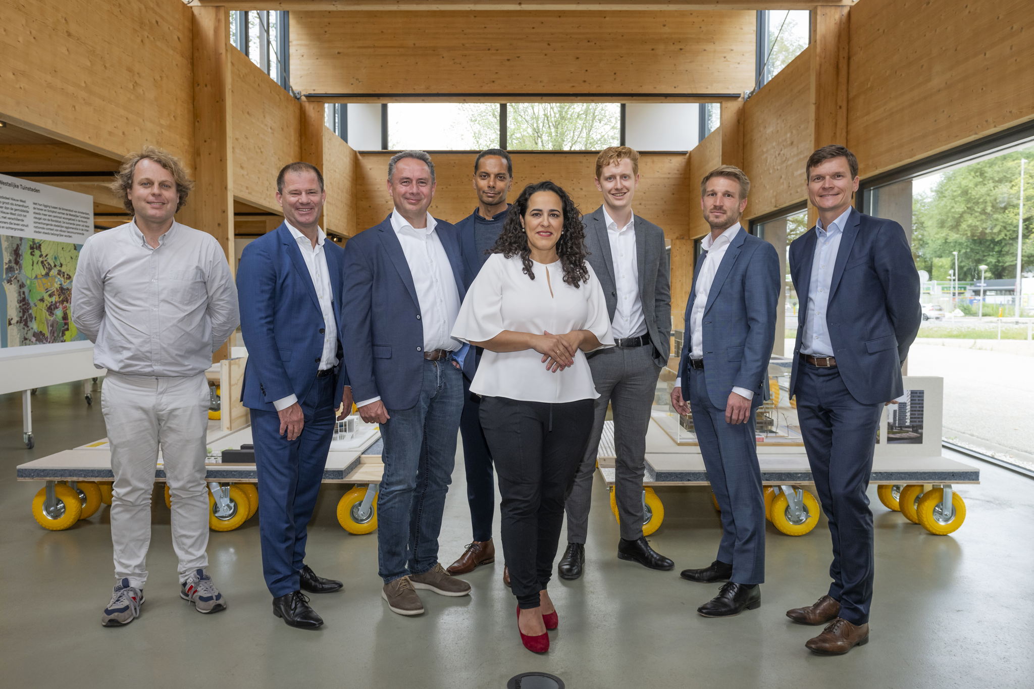 Jorn Konijn (Van Eesteren Museum), Richard Braun (Green), Richard Dallinga (Green), Ayan Pherai (Voorzitter selectiecommissie), Nabila Bouabbouz (ambtelijk opdrachtgever gemeente Amsterdam), Axel Beyaert, (ION), Wout van de Corput (Green), Davy Demuynck (ION).