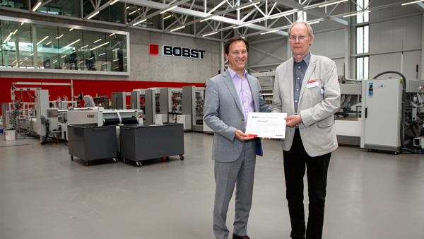 BOBST premia un dipendente per un’innovazione che migliora l’efficienza di stampa