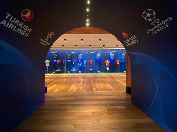 El Lounge Business de Turkish Airlines honra una vez más la exhibición de memoria de la UEFA Champions League "The Starry Journey"