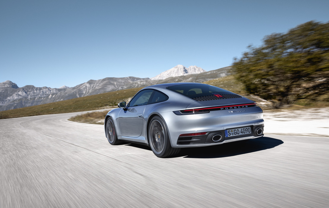 Less weight and higher stability due to new composite components at the 911 Cabriolet