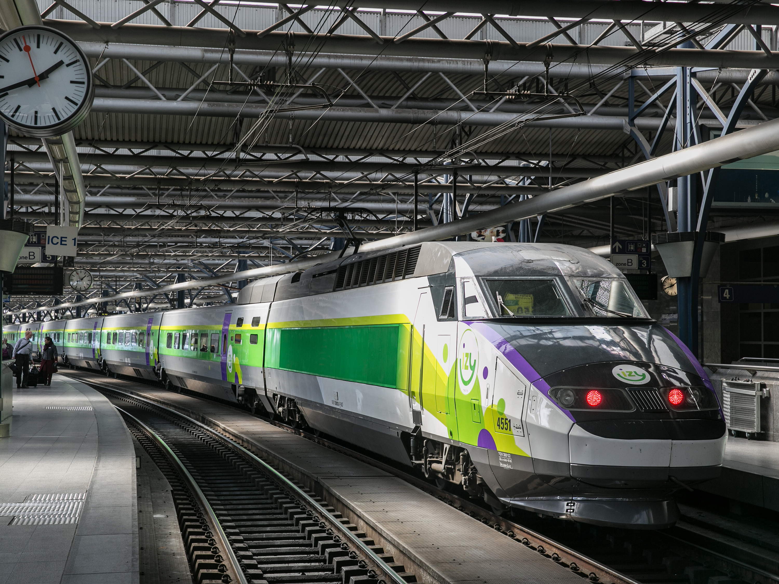 Inauguration of the first IZY train 