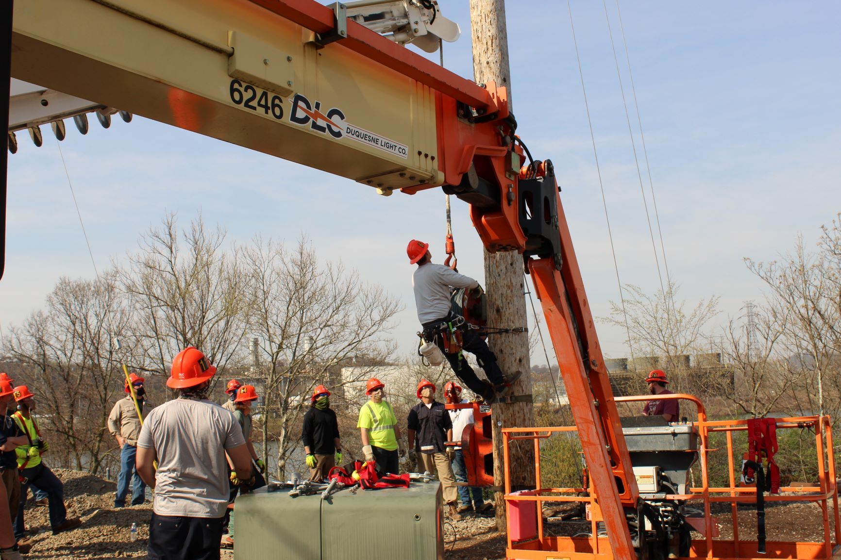 Duquesne Light Company Offering Full Scholarships for All Accepted Apprenticeship Applicants