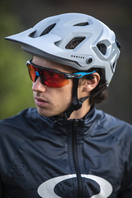 OAKLEY MTB COLLECTION - LIFESTYLE IMAGE (4)
