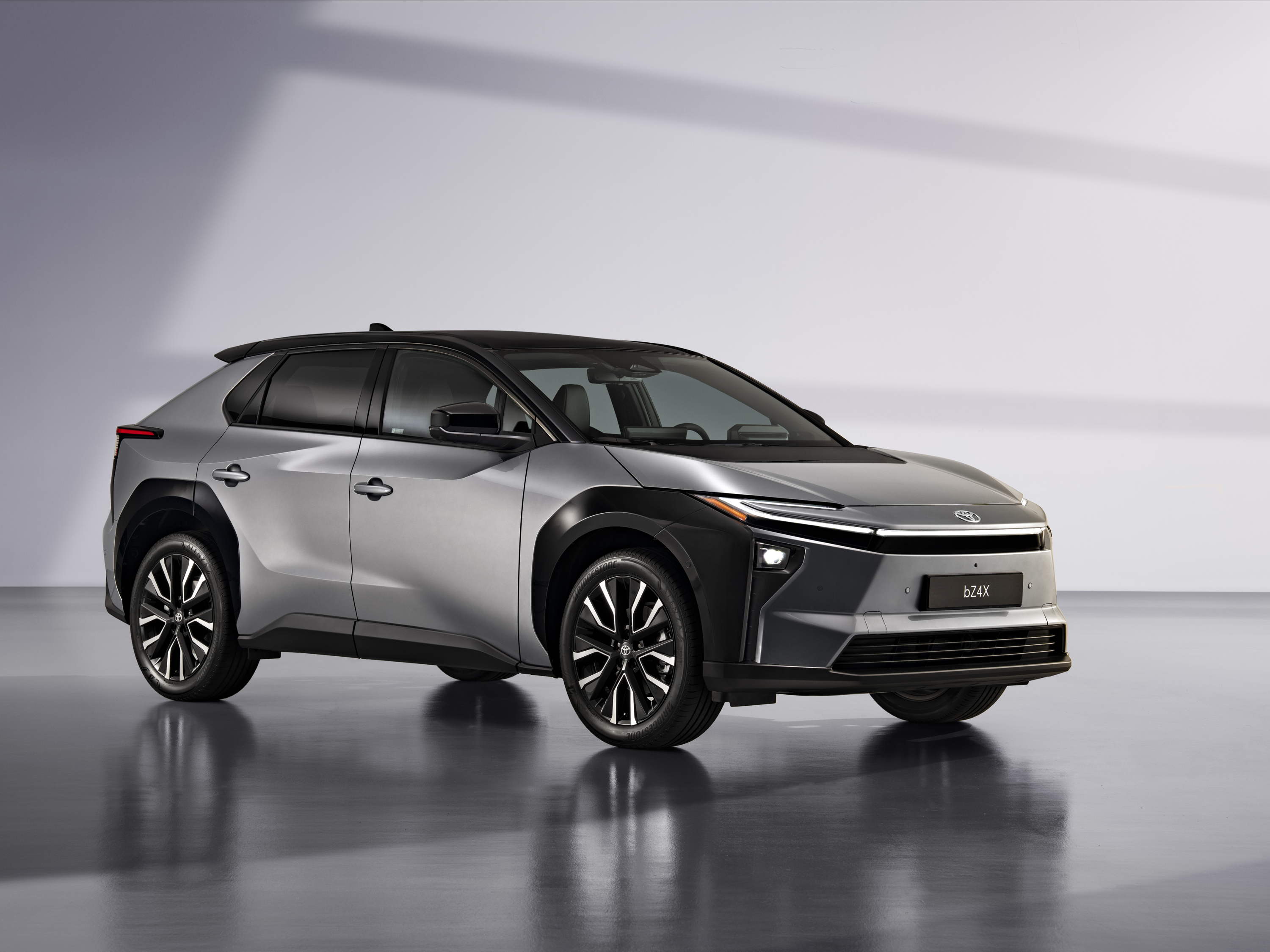 Toyota vernieuwt bZ4X: sneller opladen, meer vermogen en een groter bereik