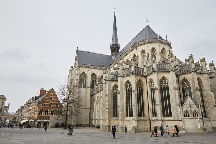 Sint-Pieterskerk buitenkant (c) Tim Buelens