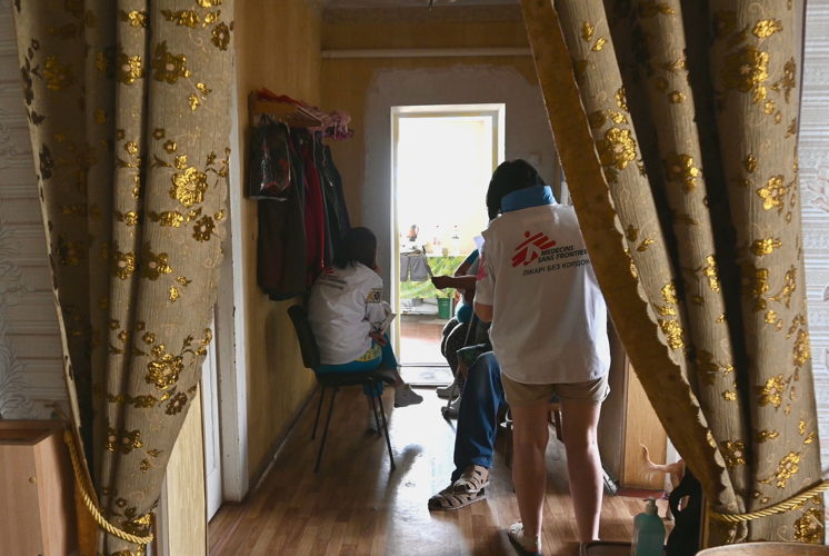 MSF medical teams operate mobile clinics to ensure essential healthcare services in Donetsk Copyright: Yuliia Trofimova/MSF