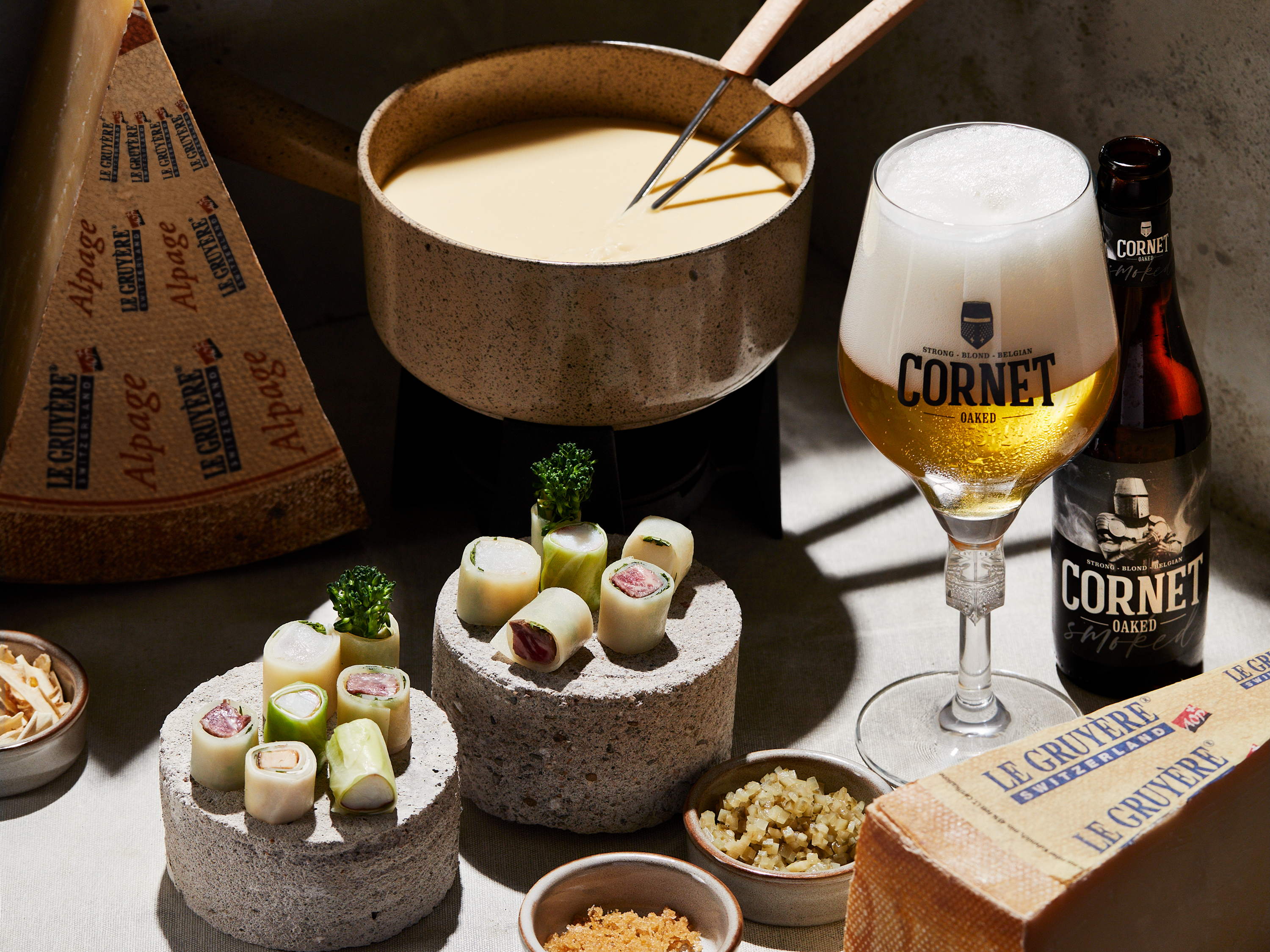 Fondue met Le Gruyère AOP en een Belgische smaaktoets? Laat je verrassen door het recept van driesterrenchef Viki Geunes.