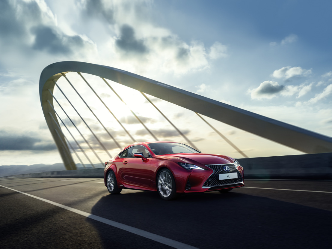 Lexus: hybride-klasse op het Autosalon
