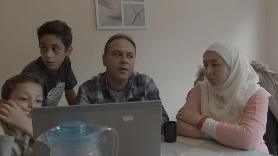 Koppen: Samir en zijn familie (c) VRT