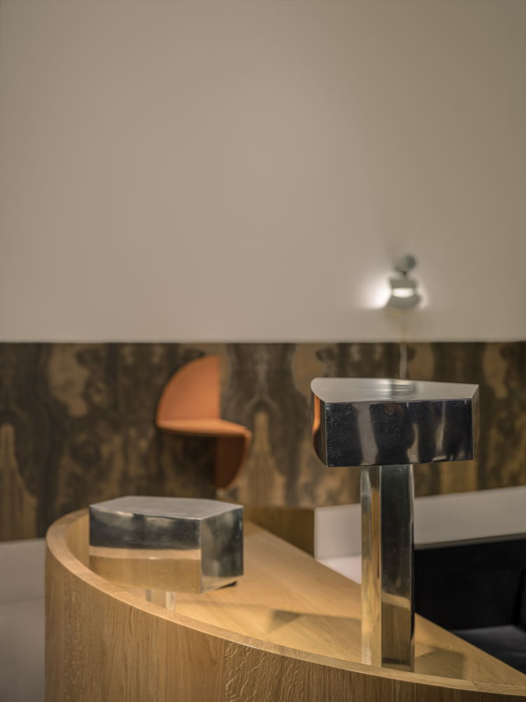 MANIERA at PAD Paris 2022. © Jeroen Verrecht