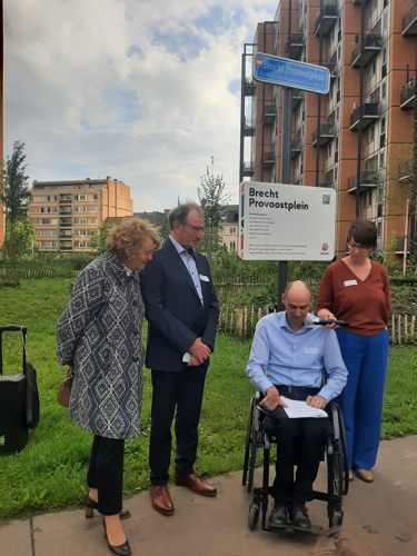 Sam Michiels, voorzitter adviesraad toegankelijkheid neemt het woord