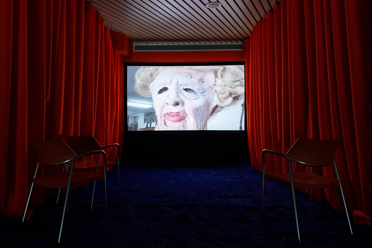 Jake Brush, Mall, Interrupted, Vonk Centrale, installation shot by Selma Gurbuz
