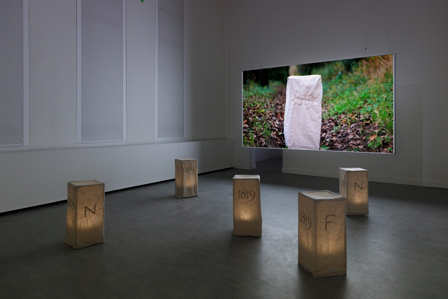  Yufei Gao, Een grens is geen begrenzing, 2024-25. Ontwikkeld met de steun van Designers in Residence Kortrijk 2024. Installatiefoto van de tentoonstelling All the Small Things, Z33, Hasselt, 2025. Foto: Selma Gurbuz.