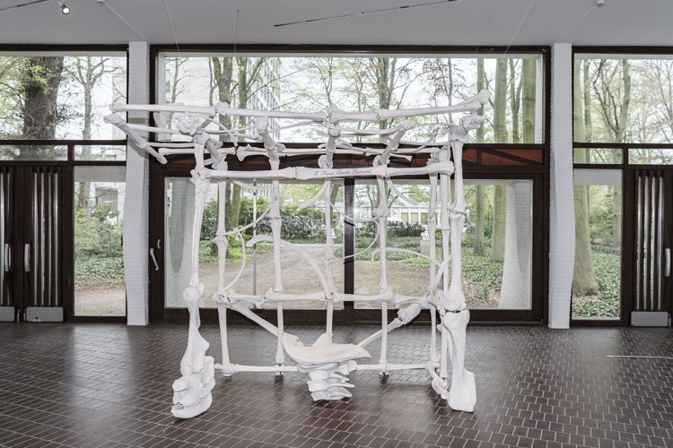 Elisabetta Benassi, M'FUMU, 2015 © The Artist & Magazzinno Arte Moderna. Photo Léonard Pongo