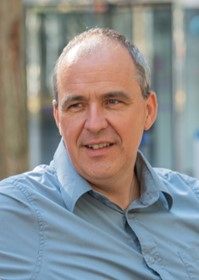 Koen Desimpelaere: "Het is mijn droom om tegen 2027 te stoppen met het mestbeleid omdat dat zou betekenen dat we de waterkwaliteitsdoelstellingen overal hebben bereikt." Koen Desimpelaere: "Het is mijn droom om tegen 2027 te stoppen met het mestbeleid omdat dat zou betekenen dat we de waterkwaliteitsdoelstellingen overal hebben bereikt."