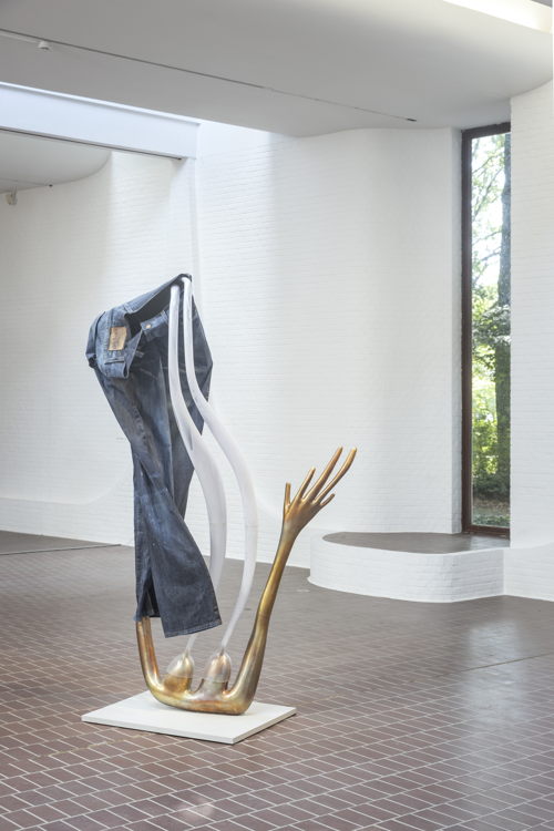 Camille Henrot, End of Me, 2021 © ADAGP Camille Henrot. Courtesy of the artist, kamel mennour and Hauser & Wirth. Photo: Ans Brys Camille Henrot, End of Me, 2021 © ADAGP Camille Henrot. Courtesy of the artist, kamel mennour and Hauser & Wirth. Photo: Ans Brys