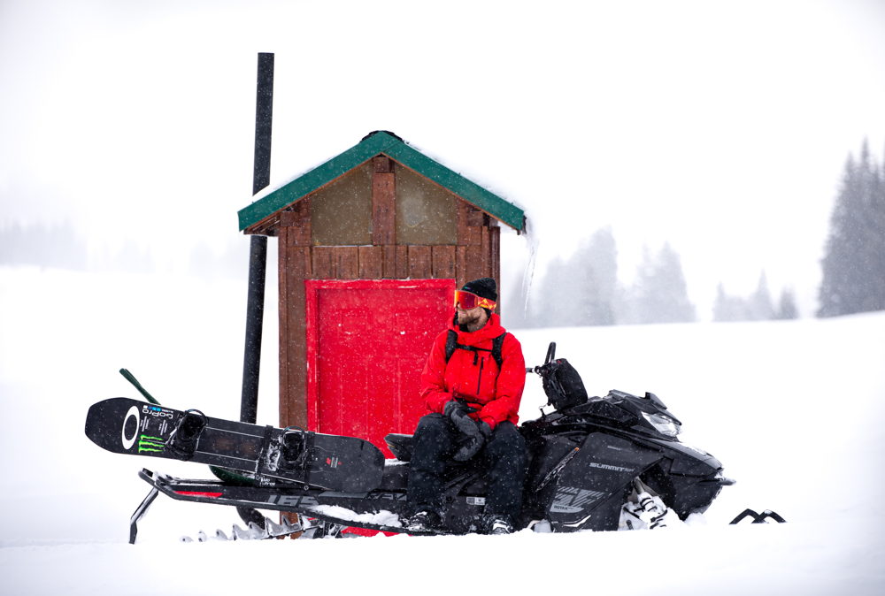 OAKLEY SAGE KOTSENBURG - LIFESTYLE IMAGE (1)