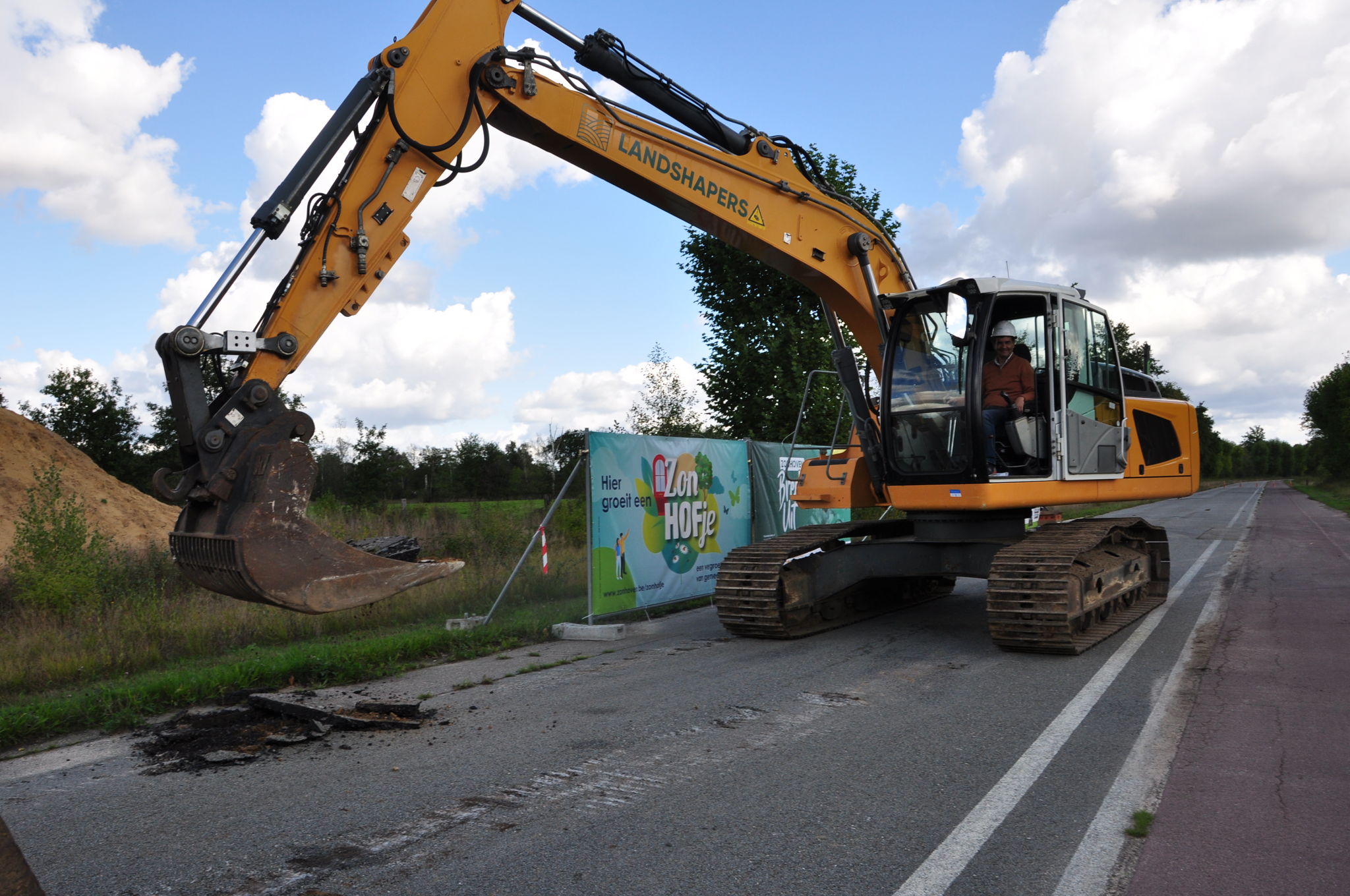 eerste stuk Kauwbosstraat werd opgebroken