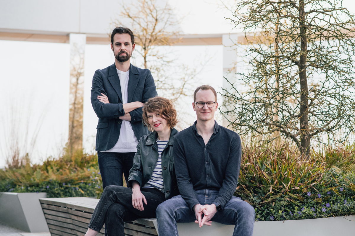Kim Van de Perre, Remy Amkreutz en Sam Feys, de nieuwe hoofdredactie van De Morgen (credits: Tine Schoemaker) 