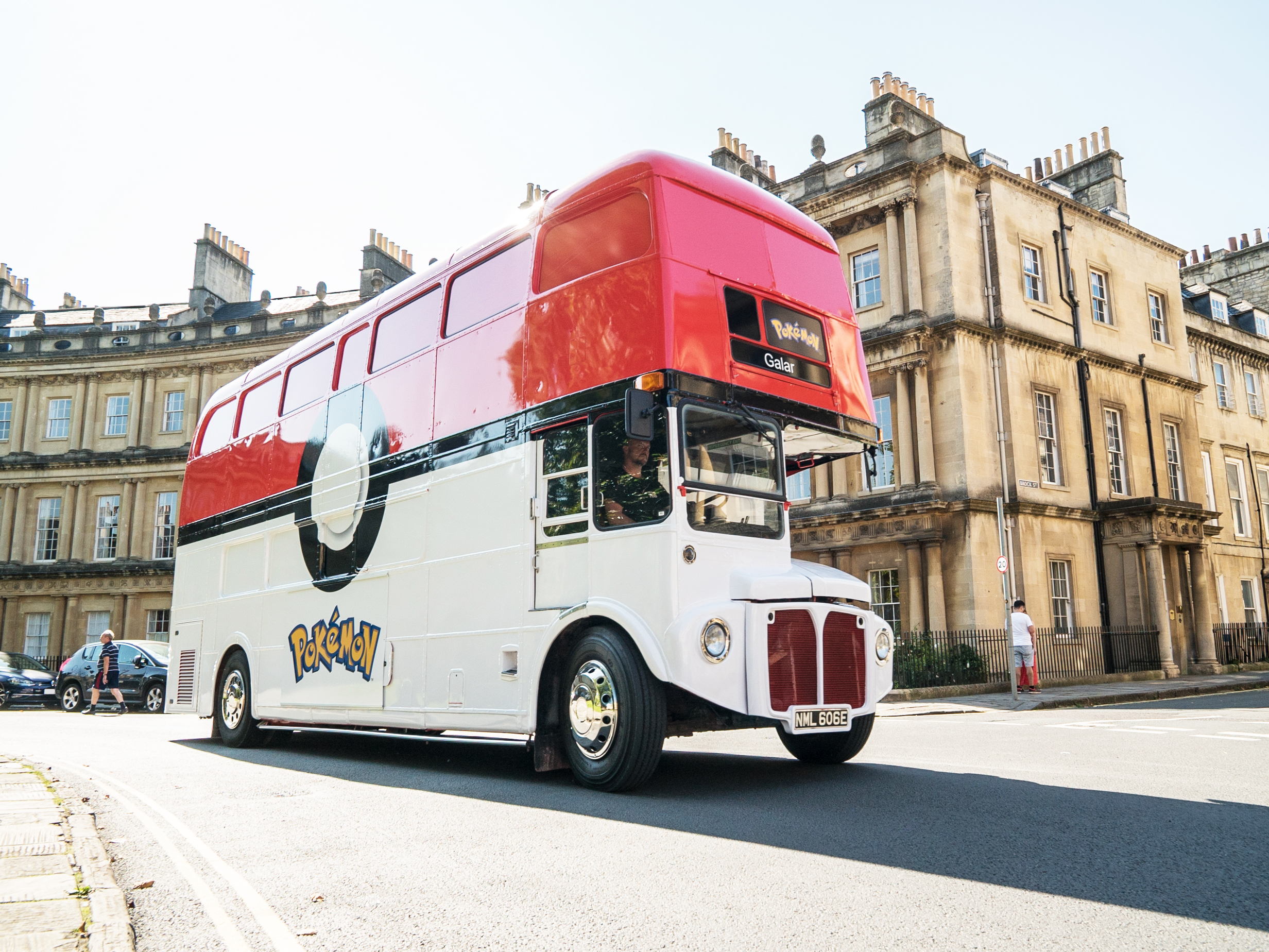 Pokémon publie le guide numérique Guide de voyage de Galar pour accompagner le Bus Pokémon : À la découverte de Galar, la nouvelle série Pokémon en cinq parties sur YouTube.