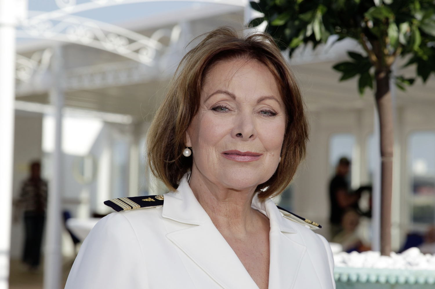 Die Schauspielerin ist Millionen von Fernsehzuschauern besonders durch ihre Rolle als Chefhostess Beatrice bekannt.