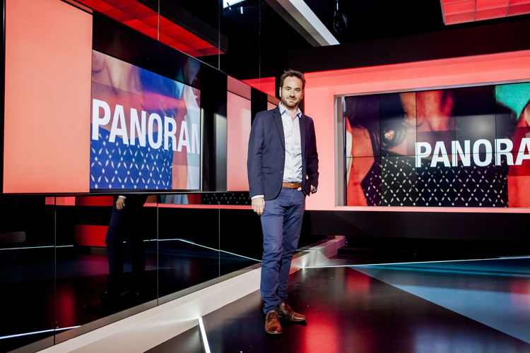 Tim Verheyden in de studio van Panorama - (c) Bart Musschoot