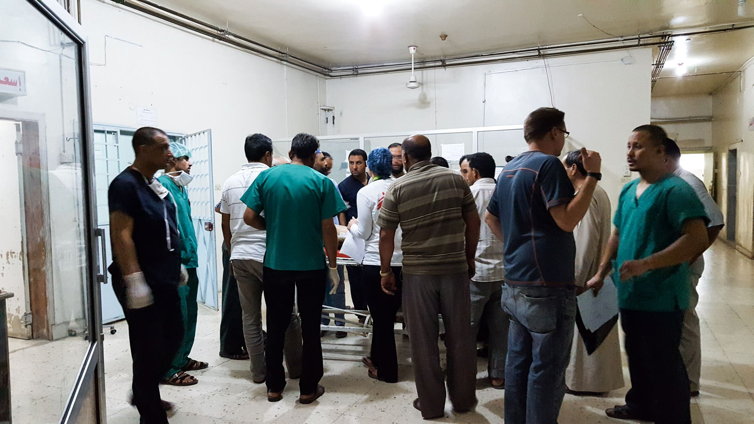 MSF works in partnership with local health authorities in Tal Abyad hospital where it provides lifesaving emergency medical care and secondary medical care. On 25 July, MSF medics treated a family of eight from Raqqa governorate who suffered shrapnel wounds after a child in the family inadvertently picked up an explosive left over from the conflict.