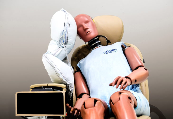 Hyundai Motor Group entwickelt mittig eingebauten Seitenairbag