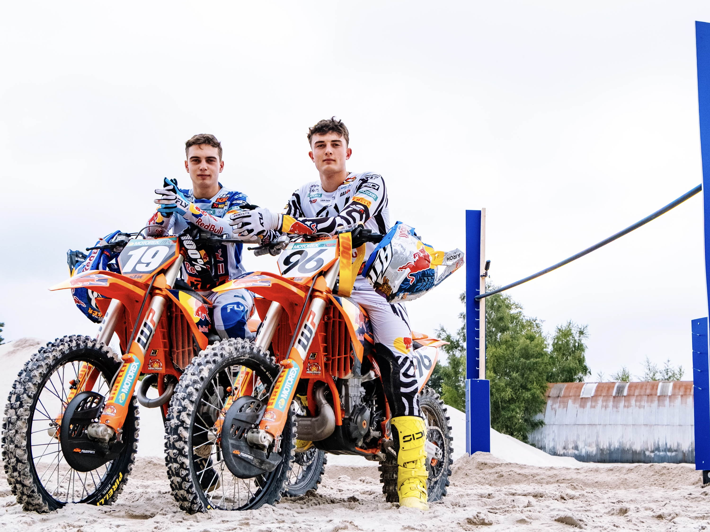 LUCAS EN SACHA COENEN DOEN DE LIMBO OP HUN CROSSMOTOR