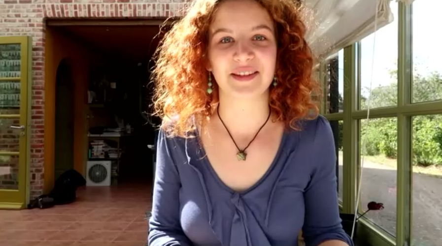 Iedereen beroemd 'Op kot' - Laura