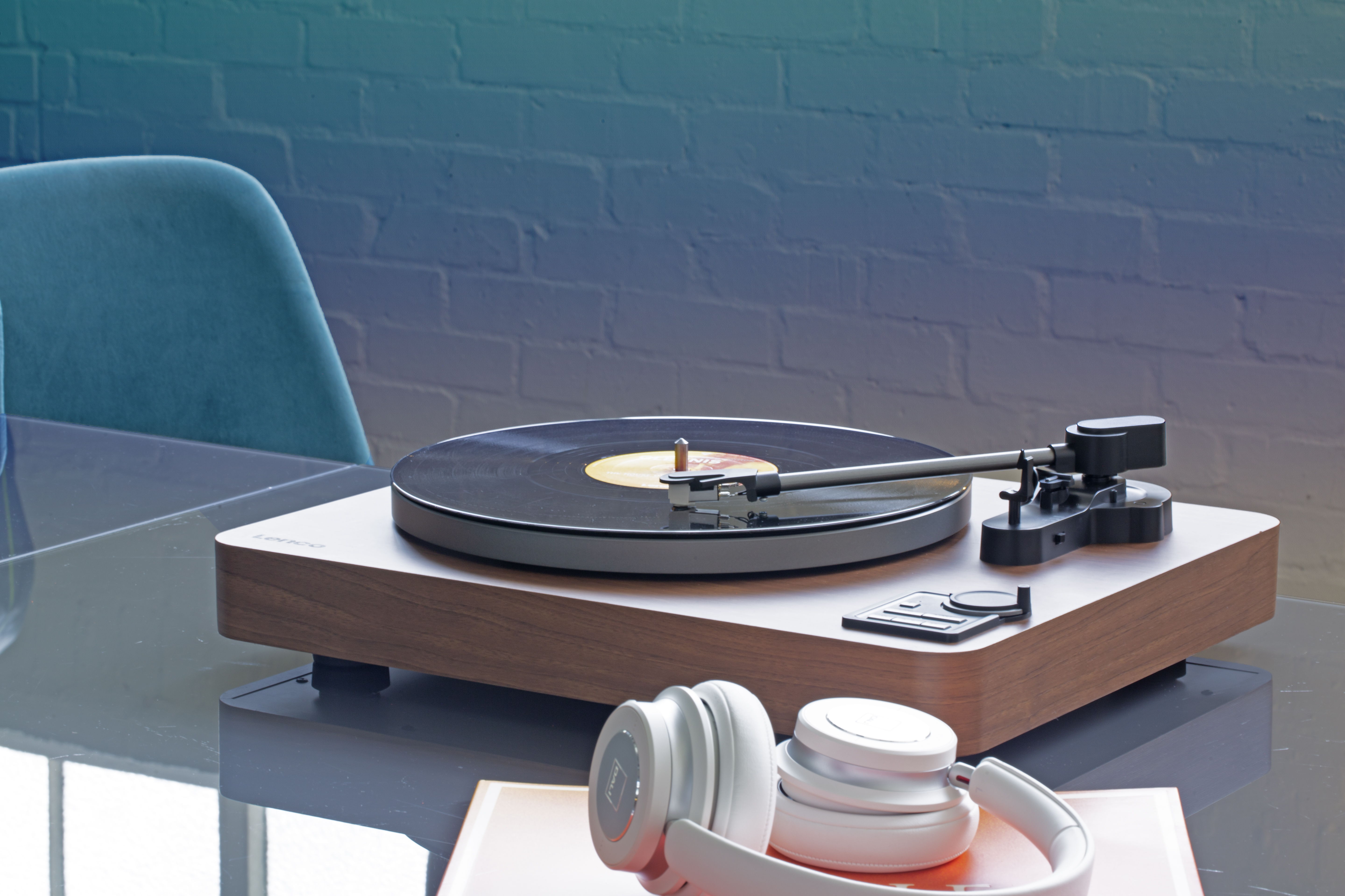 LBTA-165WD Fully-automatic Bluetooth Turntable