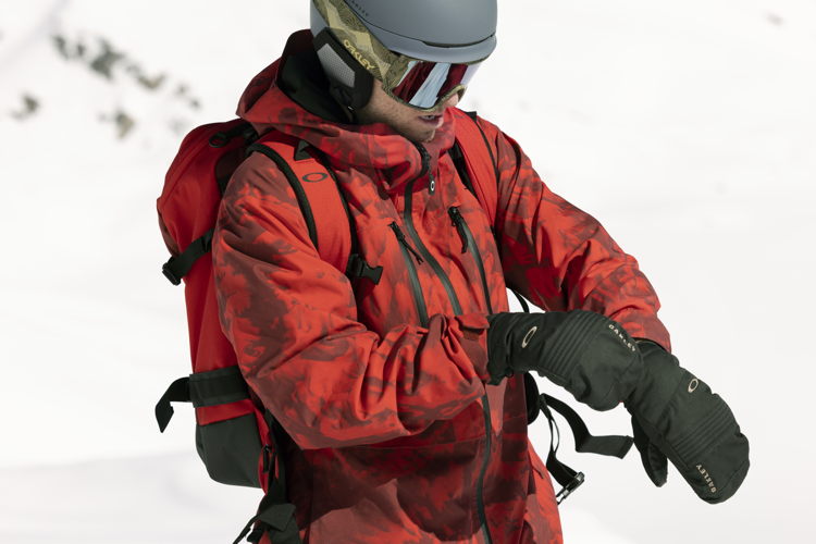 OAKLEY SAGE KOTSENBURG SIGNATURE COLLECTION CAMPAIGN IMAGE (3)
