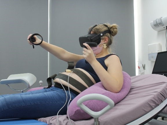 AP Hogeschool en Antwerpse ziekenhuizen onderzoeken bevallen in VR