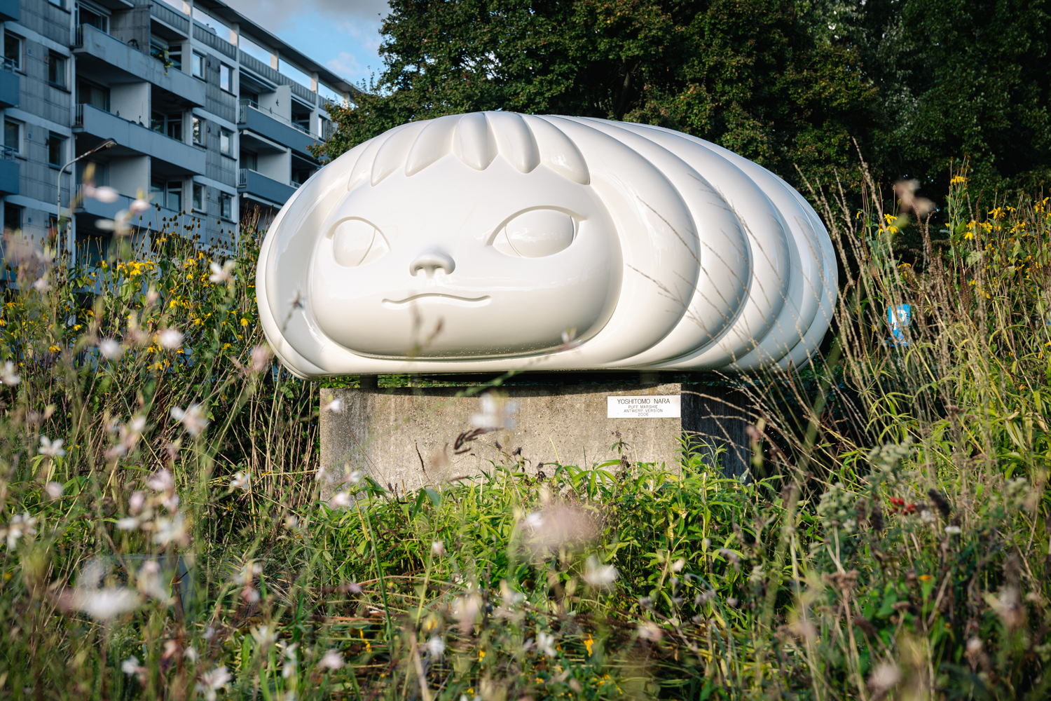 Puff Marshie © Yoshitomo Nara – Collectie Kunst in de Stad - Foto Tom Cornille