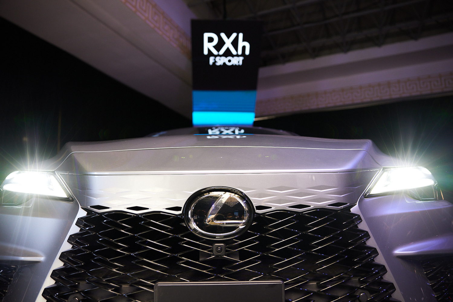 Lexus RXh F SPORT