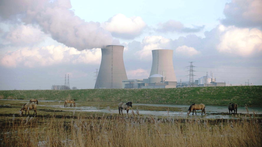 Watt - Aflevering 3: De kerncentrale van Doel - (c)   Hotel Hungaria