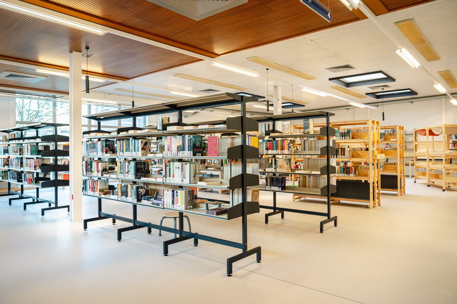 Bib Hoboken boekenrekken (c) Tom Cornille