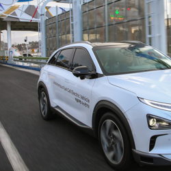 Hyundai Showcases World First Self-driven Fuel Cell Electric Vehicle