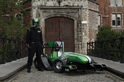 Studententeam van KU Leuven en Thomas More bouwt ecologische E racewagen