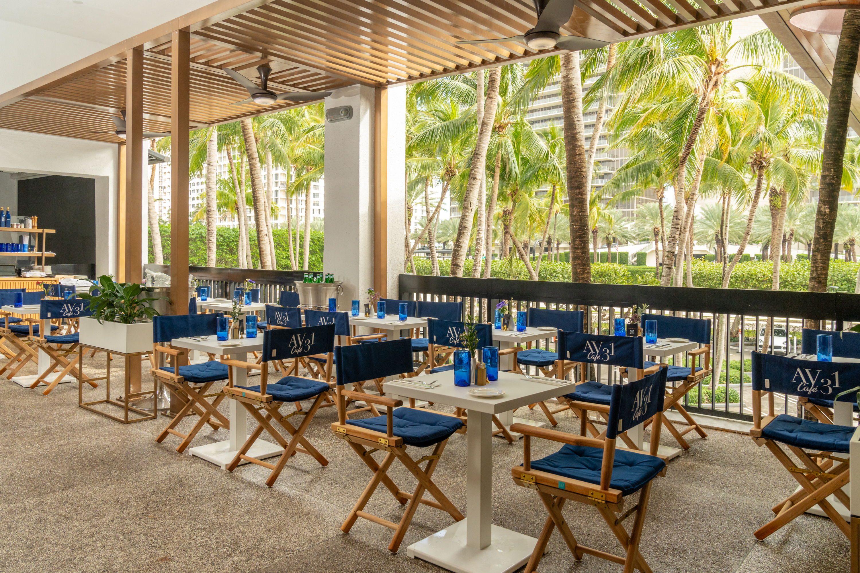 Avenue 31 Café, Bal Harbour Shops