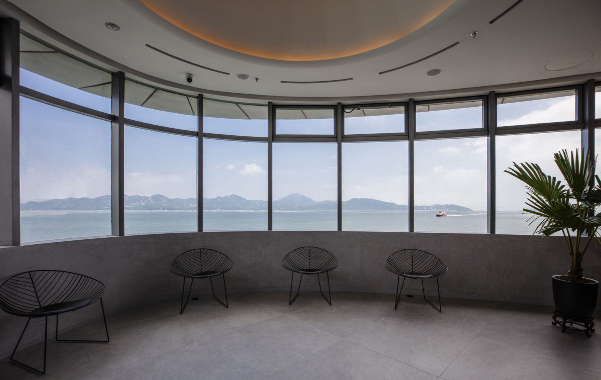 Customers can enjoy a breathtaking 270-degree view of the surrounding sea.